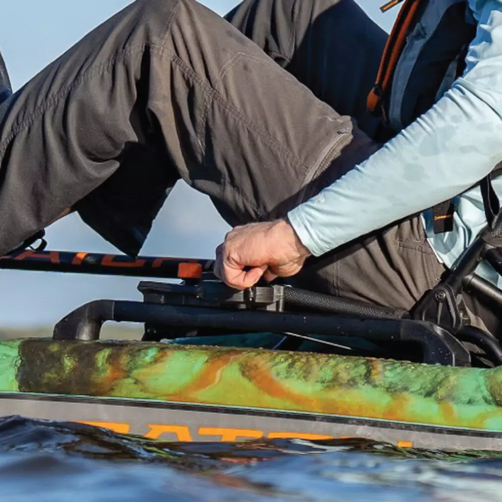 In-handle rigging tracks