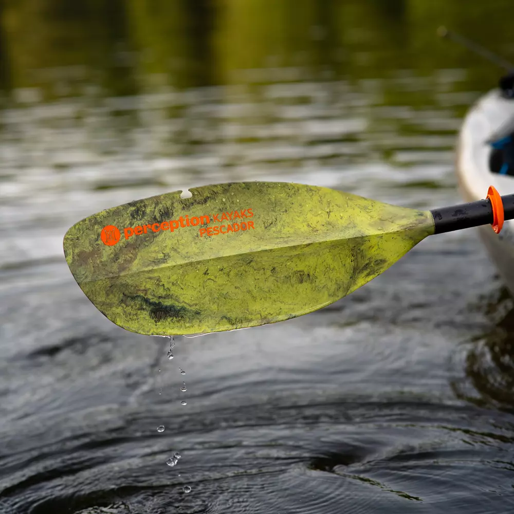 PERCEPTION - Pescador Fishing Kayak Paddle - Green - 8080005 - LIFE STYLE 3