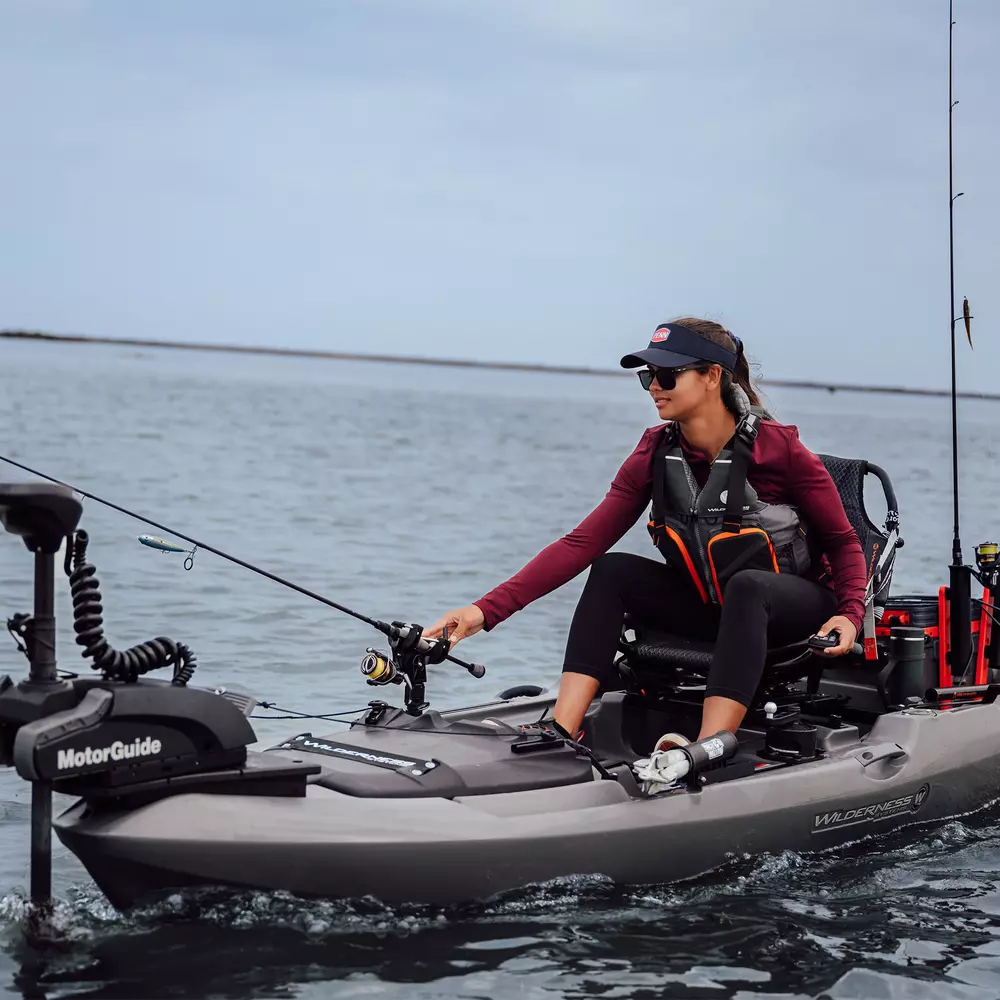 WILDERNESS SYSTEMS - RECON 120 Fishing Kayak with AirPro ACES seat - Grey - 9751104153 - LIFE STYLE 3