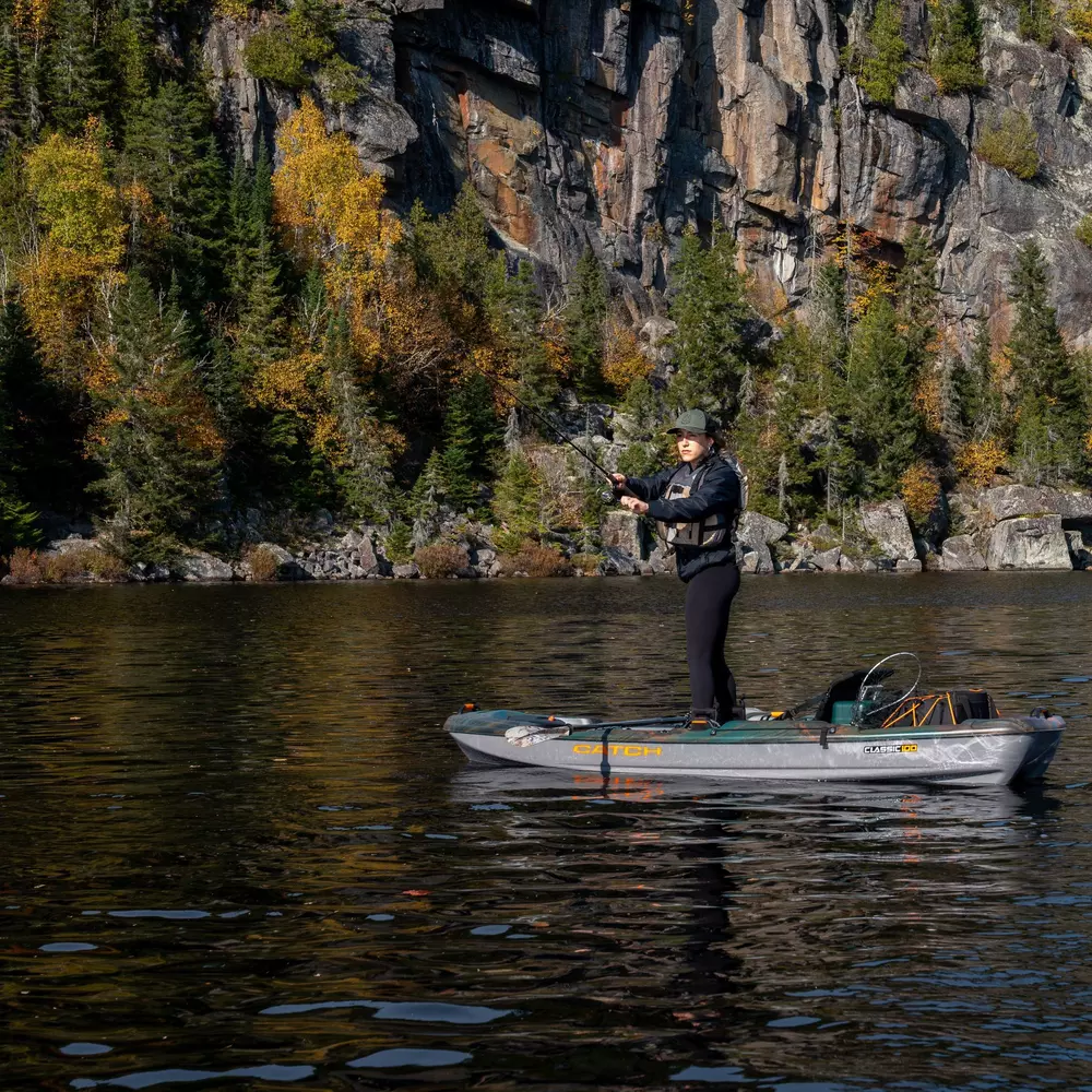 PELICAN - Catch Classic 100 Fishing Kayak - Green - KRP10P104-00 - LIFE STYLE 1