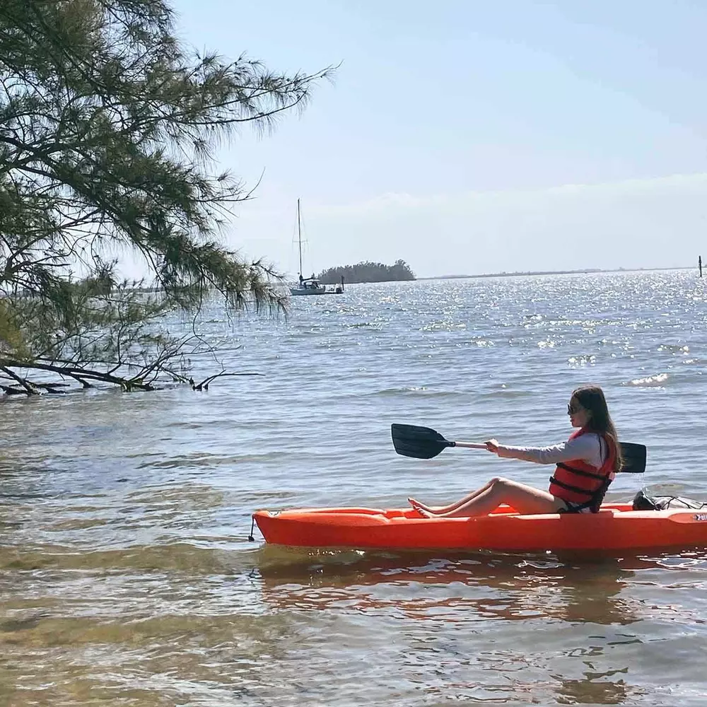 PELICAN - Pulse 100X Kayak with Paddle - Orange - KOS10P102-00 - LIFE STYLE 2