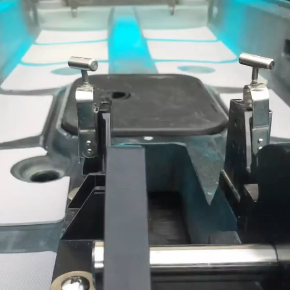 WILDERNESS SYSTEMS - Silent Traction Pad - Radar 135 - Gray -  - 8070090 - LIFE STYLE 3